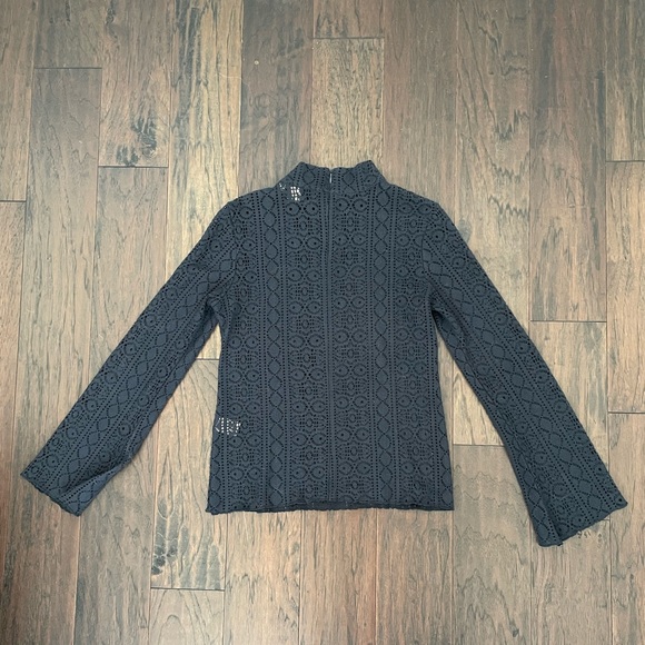 2/18$ Twik Simons Navy Blue Bell Sleeve Shirt 30% bundle discount!! - Picture 2 of 4